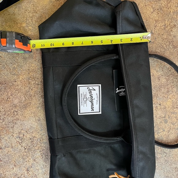 Journeyman adjustable duffle bag.  NWT.  No bag - Picture 11 of 12